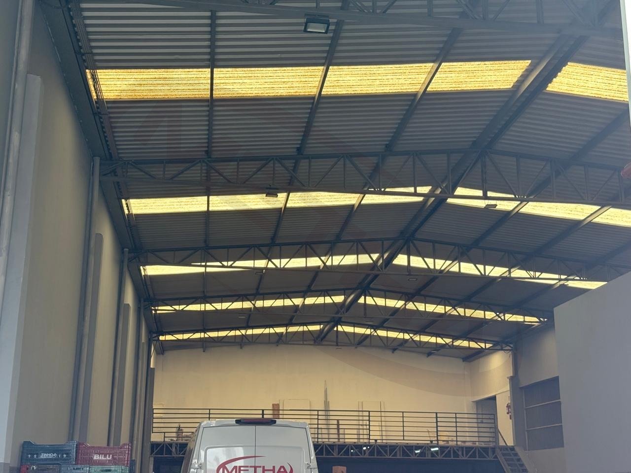 Interior do galpão da Metha Alimentos em Sorocaba